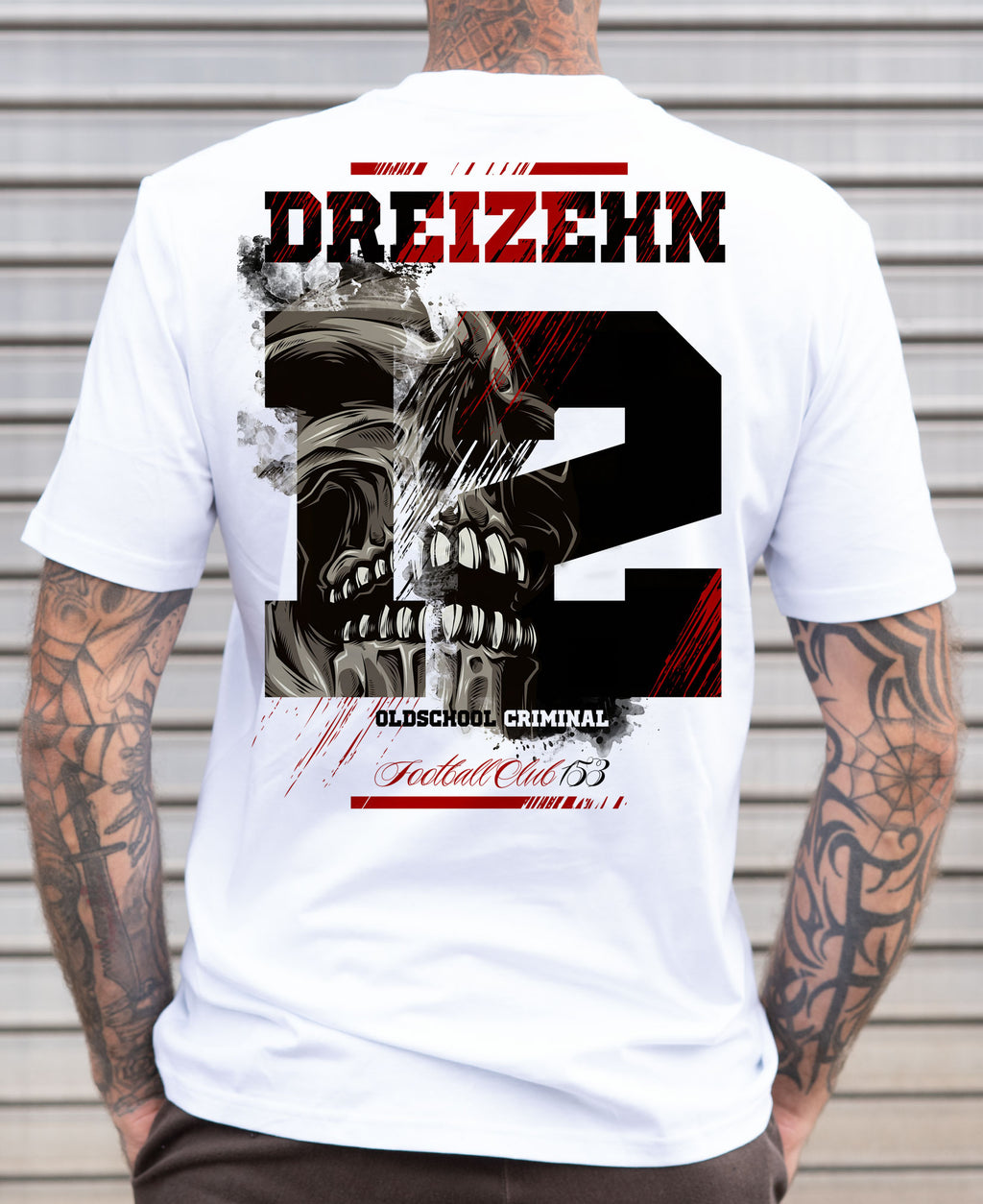 Dreizehn