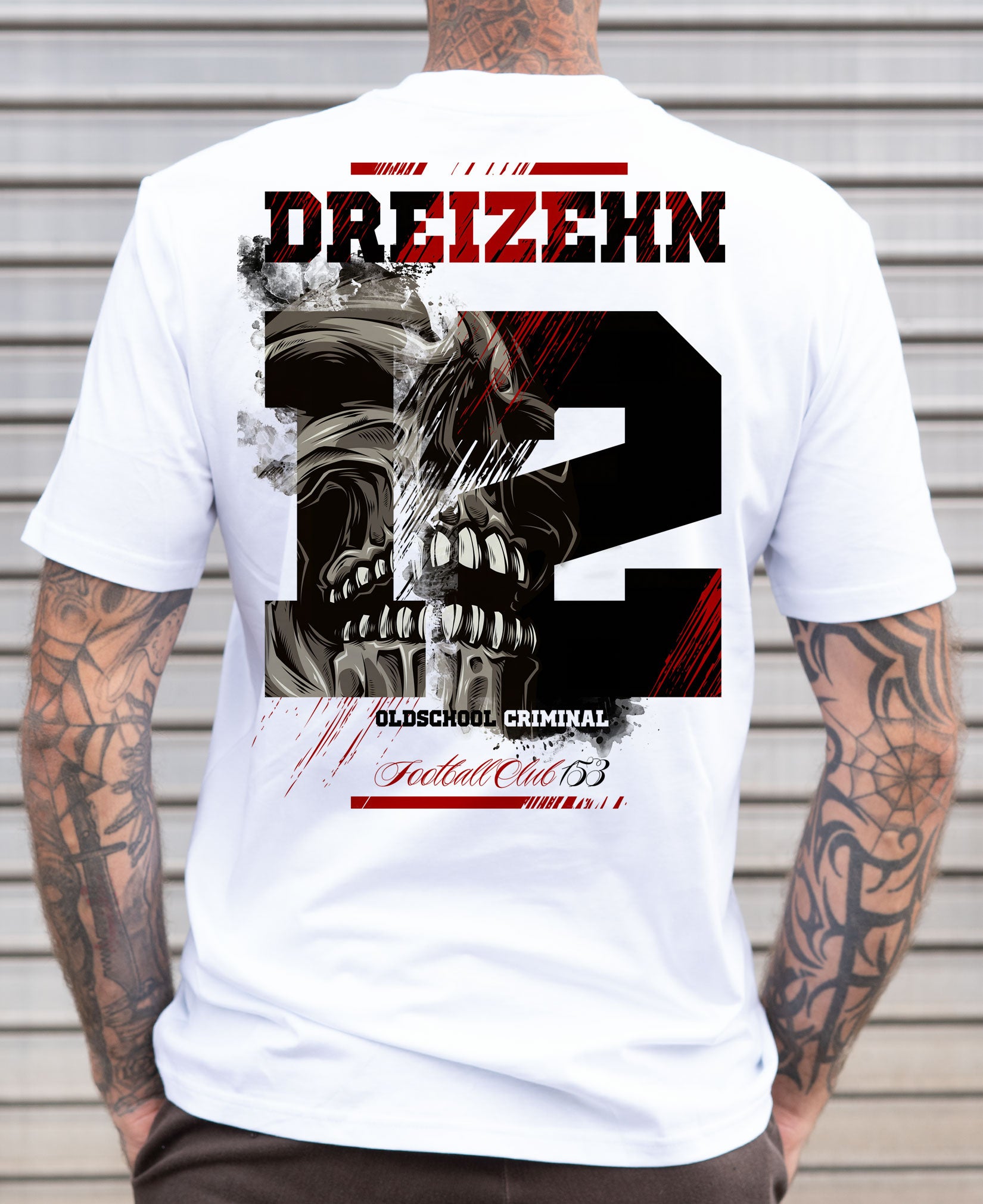 Dreizehn